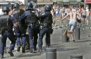 Brutales imágenes de los hooligans liándola de nuevo en Marsella