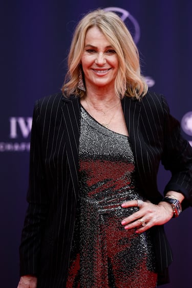 La ex gimnasta Nadia Comaneci, posando a su llegada a la ceremonia de entrega de los Premios Laureus.