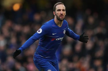 Hasselbaink backs under-fire Sarri to deliver at Chelsea