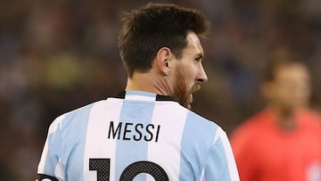 Queiroz: Messi should be banned until FIFA proves he is human!