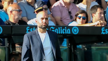 El entrenador del Celta Claudio Giráldez durante el partido de Liga en Primera División que Celta y Valencia CF disputaronn este viernes en el estadio de Balaídos, en Vigo.