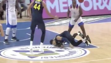 Los sensibles no podrán mirar: la espeluznante lesión que silenció al pabellón