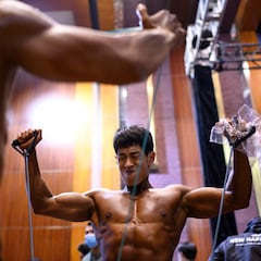 La competición International Weightlifting Federation saca músculo en Pekín