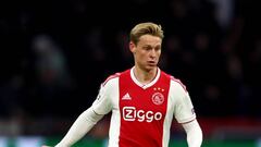 Ajax midfielder De Jong may miss Juventus tie