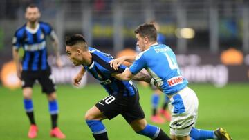 Diego Demme persigue a Lautaro.