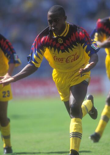 Luis García también fue parte de aquel histórico equipo del América, llamdas 'Las Abejas Africanas'.