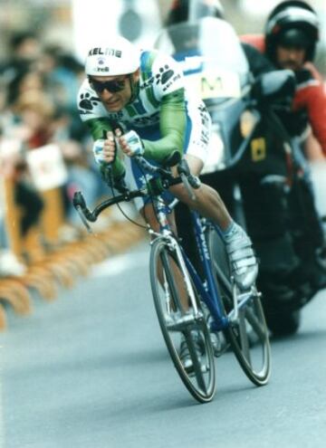 En 1995 conquistó una etapa del Giro de Italia y una etapa de la Vuelta a La Rioja. 