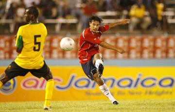 En 2007, Juan Gonzalo Lorca anotó el único gol de la Roja en el triunfo ante Jamaica, en un amistoso. Fue un único tanto en 11 duelos.