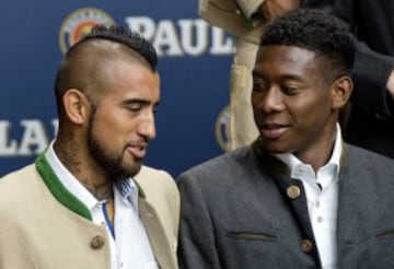 Arturo Vidal, durante una sesión de fotos en un acto promocional del Bayern Munich.