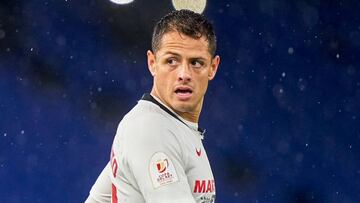 He is not playing as much as he would like to in Sevilla, so Chicharito is interested in listening to LA Galaxy&rsquo;s offer to play in the MLS.