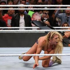 Charlotte Flair se lleva un problema a SmackDown