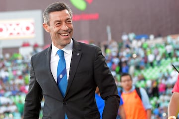 Pedro Caixinha vivió una breve carrera como futbolista en Portugal, pero la abandonó rápidamente para dedicarse a la dirección técnica.