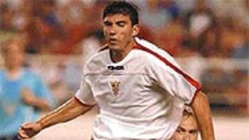 <b>QUE EVOLUCIONE</B>. El técnico le pide a Reyes que madure, que no se quede en el camino.