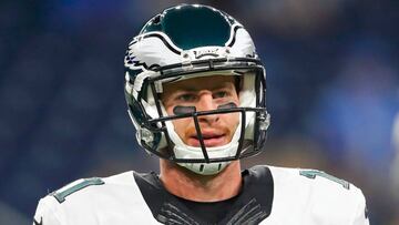 El quarterback aún se mantiene bajo su contrato de novato y Doug Pederson ha decidido hacer válida la cláusula de último año del convenio.