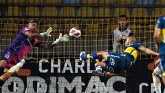 Everton logra su primer triunfo con una tijera del ‘Sacha’ Sáez