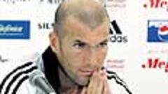 <b>SE RETIRA. </b>Zidane dejará la selección francesa.