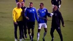 ¡Tuvieron que pararle! Sampaoli perdió los papeles con Zago