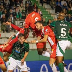 Aprobados y suspensos del Racing de Ferrol: derrota con la cabeza alta