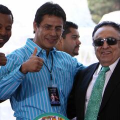 Llevan a el 'Mago' González a clínica de JC Chávez