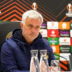 José Mourinho habló sobre Santiago Giménez previo al duelo en Europa League