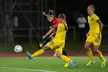 1-0. Esther Gonzalez marca el primer gol.