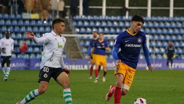 Julen Lobete enun partido contra el Racing.