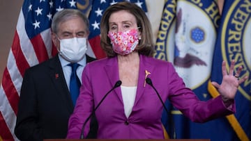 La presidenta de la C&aacute;mara de Representantes de Estados Unidos, Nancy Pelosi (D-CA), habla durante una conferencia de prensa con los dem&oacute;cratas de la C&aacute;mara sobre la pr&oacute;xima votaci&oacute;n sobre el Plan de Rescate Estadounidense, en el Capitolio de Washington, DC, el 9 de marzo de 2021.