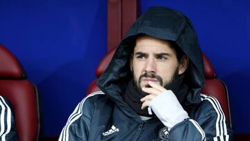 Isco, en el banquillo de Ipurua.