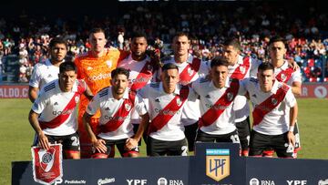 BUENOS AIRES, ARGENTINA - FEBRUARY 18: Players of River Plate pose for the team photo before a match between Tigre and River Plate as part of Liga Profesional 2023 at Jose Dellagiovanna on February 18, 2023 in Buenos Aires, Argentina. (Photo by Daniel Jayo/Getty Images)