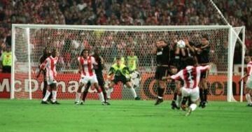 Iker Casillas debutó en Liga de Campeones el 15 de septiembre de 1999 contra el Olympiakos en Atenas.