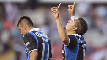 El equipo de Gallos Blancos aprovechó la ausencia del 'Chucky' Lozano y goleó al entonces sublíder del torneo.