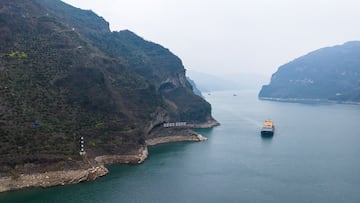 Un acantilado, conocido como “puppy mountain”, localizado en Yichang, se volvió sensación en China porque tiene forma de cachorro.