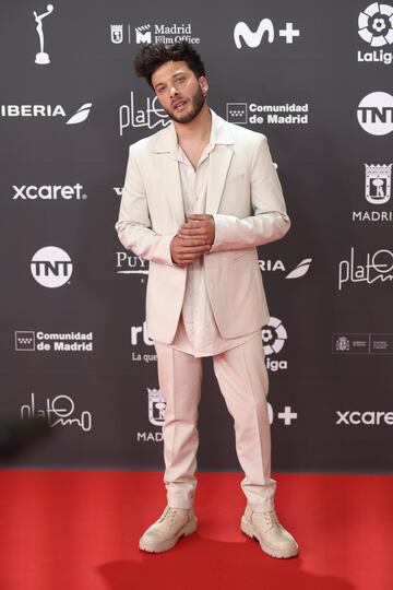 El cantante Blas Cantó posa a su llegada a la 10ª edición de los Premios Platino del cine Iberoamericano.