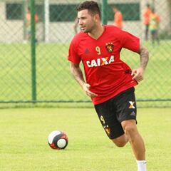 Eugenio Mena explica sus motivos para llegar a Sport Recife