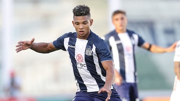 Diego Valoyes en un partido de Talleres de C&oacute;rdoba