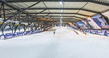 Con barandillas, cajones, rampas y saltos, Fairfax Peak contará con un espacio para los deportistas más extremos. Un snowpark ideal para practicar tanto con la tabla de snow como con los esquís ideal para iniciarse y mejorar en el mundo del freestyle.