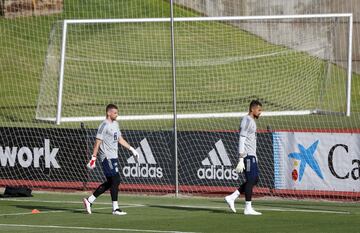 Unai Simón y Robert Sánchez.