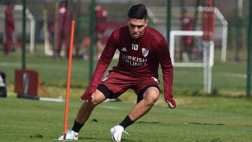 Juanfer Quintero se sumó a las prácticas de River en Ezeiza