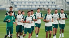 AL KHOR, QATAR - NOVEMBER 27: Guillermo Ochoa, Hector Herrera, Jesus Gallardo,  Hector Moreno, Luis Chavez, Cesar Montes, Andres Guardado and Alexis Vega of Mexico run during the Mexico Training Session at Al Bayt Stadium on November 27, 2022 in Al Khor, Qatar. (Photo by Khalil Bashar/Jam Media/Getty Images)