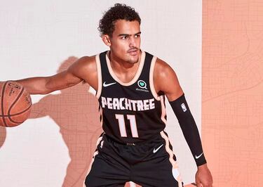 La equipación City Edition de los Atlanta Hawks para la temporada 2025/26  marca el regreso de uno de los diseños más populares entre los aficionados: el uniforme “Peachtree”. Peachtree” aparece en el pecho en letras blancas con borde melocotón, haciendo referencia a la famosa avenida de Atlanta.