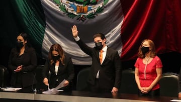 Samuel García rinde protesta como gobernador de Nuevo León