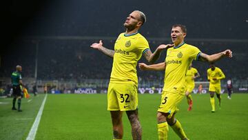 MILAN, ITALY - NOVEMBER 09: Federico Dimarco of FC Internazionale celebrates after scoring the goal during the Serie A match between FC Internazionale and Bologna FC at Stadio Giuseppe Meazza on November 09, 2022 in Milan, Italy . (Photo by Mattia Ozbot - Inter/Inter via Getty Images)