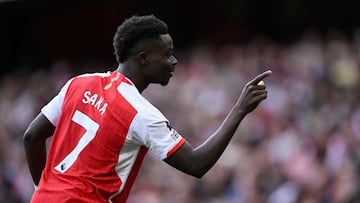 FILE PHOTO: Soccer Football - Premier League - Arsenal v Tottenham Hotspur - Emirates Stadium, London, Britain - September 24, 2023 Arsenal's Bukayo Saka celebrates scoring their second goal REUTERS/Tony Obrien NO USE WITH UNAUTHORIZED AUDIO, VIDEO, DATA, FIXTURE LISTS, CLUB/LEAGUE LOGOS OR 'LIVE' SERVICES. ONLINE IN-MATCH USE LIMITED TO 45 IMAGES, NO VIDEO EMULATION. NO USE IN BETTING, GAMES OR SINGLE CLUB/LEAGUE/PLAYER PUBLICATIONS./File Photo