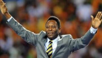 Pelé evoluciona favorablemente de su infección renal, ya no está en la UCI, no necesita hemodiálisis, camina por la habitación y está "lúcido y alimentándose bien".