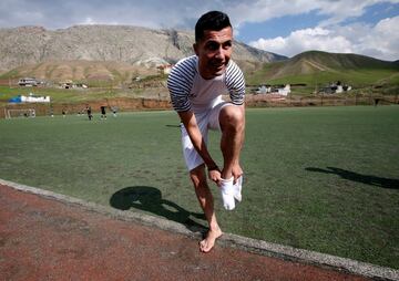 Biwar Abdullah, de 25 años, es un futbolista local kurdo iraquí que se parece o intenta imitar al futbolista de la Juventus, Cristiano Ronaldo. ¿Se parecen?