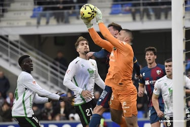 Aprobados y suspensos del Racing en Huesca: Jeremy se despide marcando