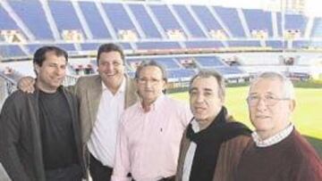 <b>LOS HÉROES. </b>De izquierda a derecha: Canillas, José, Popo, Pérez Frías y Antonio Benítez (entrenador).