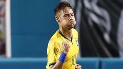 Una falta magistral de Neymar catapulta al Brasil de Dunga