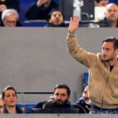 Totti entrena con el grupo tras estar apartado por Spalletti