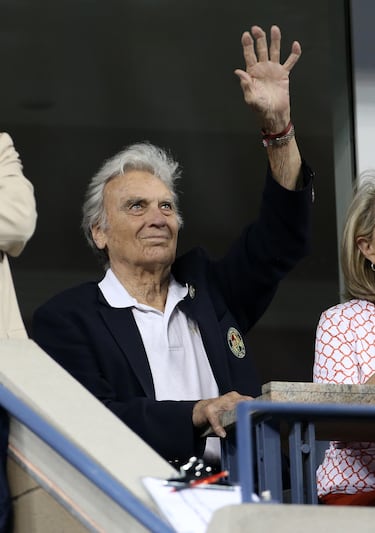 Filadelfia, 30 de agosto de 1923-Filadelfia, 5 de julio de 2024). 100 años. Tenista estadounidense que ganó dos títulos de Grand Slam en los años 50: Wimbledon, en 1953, y el US Open, en 1954. Jugó otras tres finales más en los grandes.